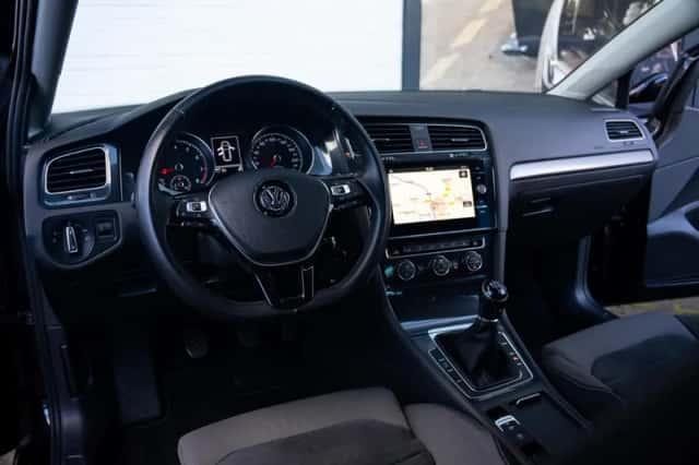 Volkswagen Golf (2017) thumbnail 6