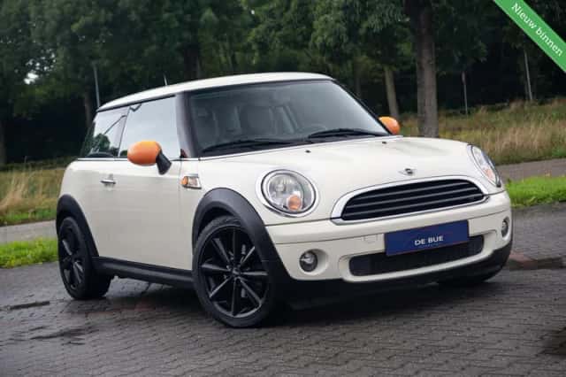 MINI One (2009) thumbnail 2