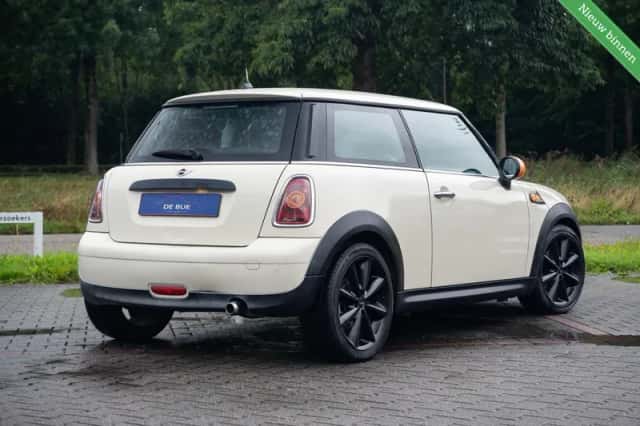 MINI One (2009) thumbnail 3