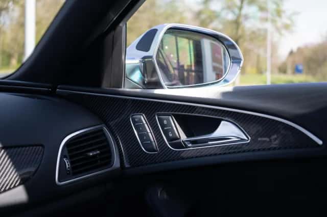 Audi RS 6 (2015) thumbnail 5