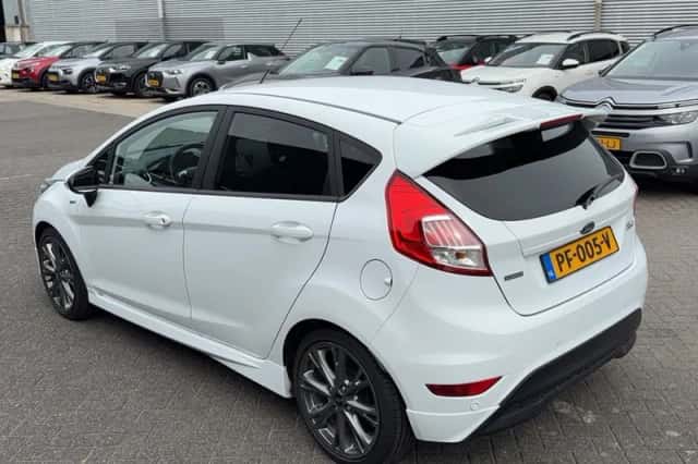 Ford Fiesta (2017) thumbnail 3