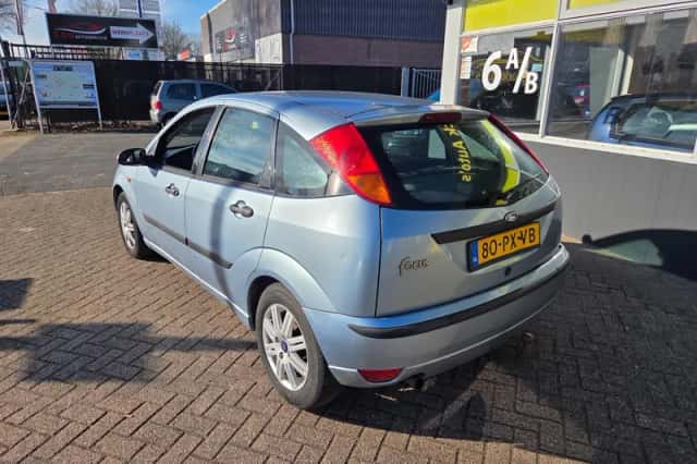 Ford Focus (2005) thumbnail 4