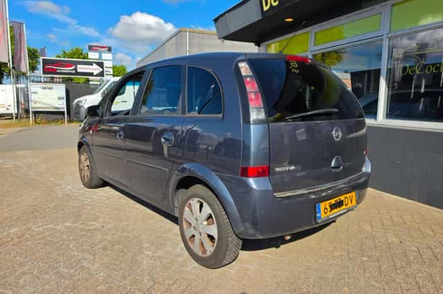 Opel Meriva (2007) thumbnail 4