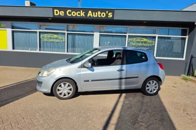 Renault Clio (2008) thumbnail 3