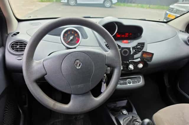 Renault Twingo (2011) thumbnail 6
