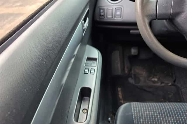 Suzuki Swift (2007) thumbnail 6