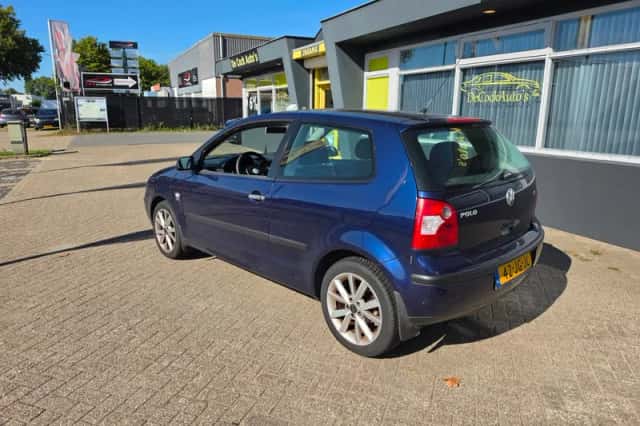 Volkswagen Polo (2002) thumbnail 4