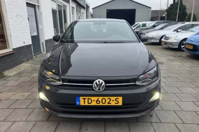 Volkswagen Polo (2018) thumbnail 2