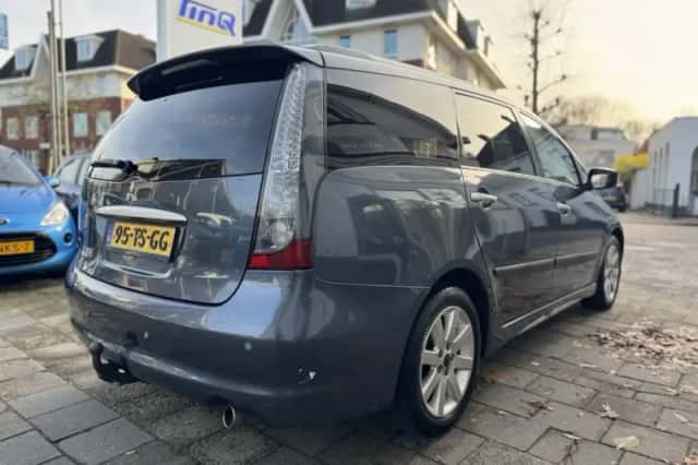 Mitsubishi Grandis (2007) thumbnail 4