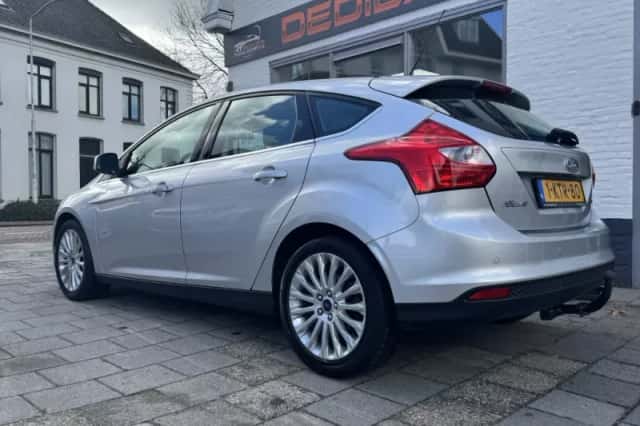Ford Focus (2013) thumbnail 6