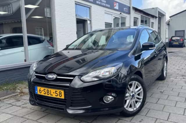 Ford Focus (2013) thumbnail 1