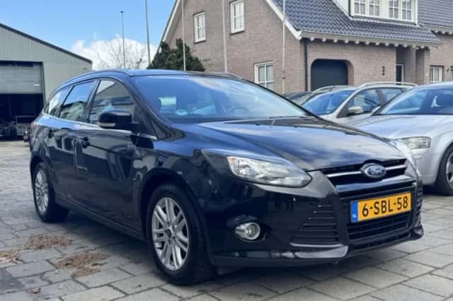 Ford Focus (2013) thumbnail 3