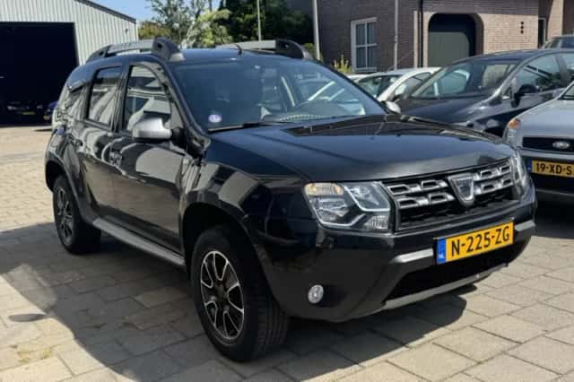 Dacia Duster (2017) thumbnail 3