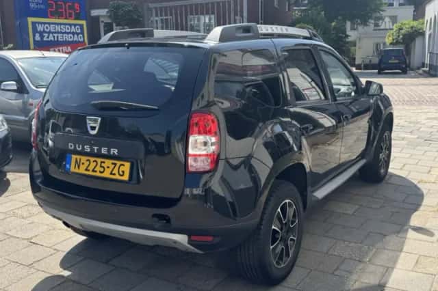 Dacia Duster (2017) thumbnail 4