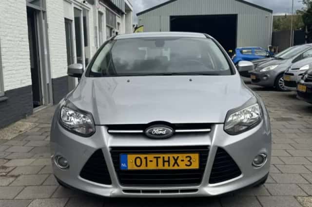 Ford Focus (2012) thumbnail 2