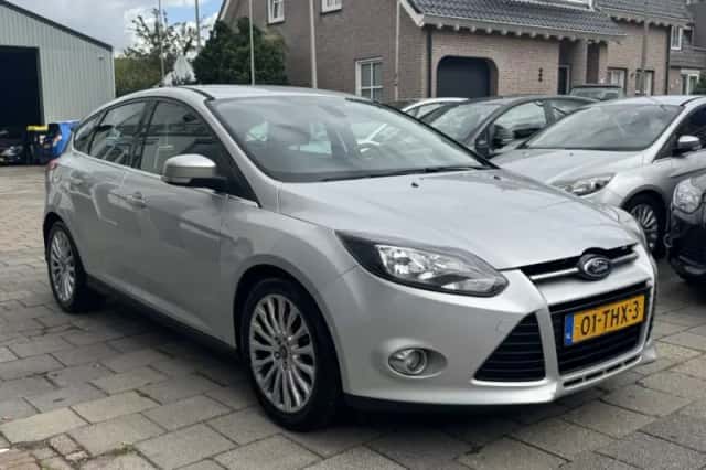 Ford Focus (2012) thumbnail 3