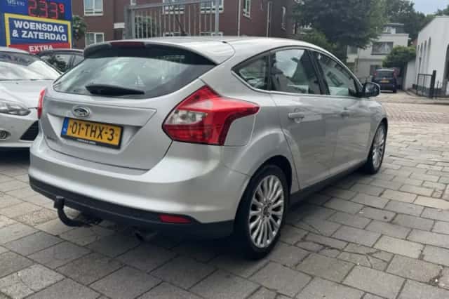 Ford Focus (2012) thumbnail 4
