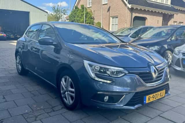 Renault Mégane (2016) thumbnail 3