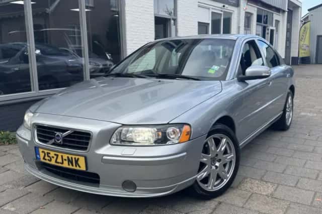Volvo S60 (2008) thumbnail 1