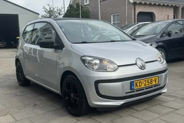 Volkswagen Up! (2012) thumbnail 3