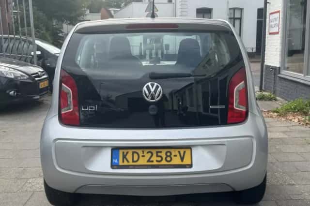 Volkswagen Up! (2012) thumbnail 5