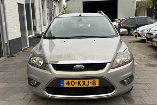 Ford Focus (2010) thumbnail 2