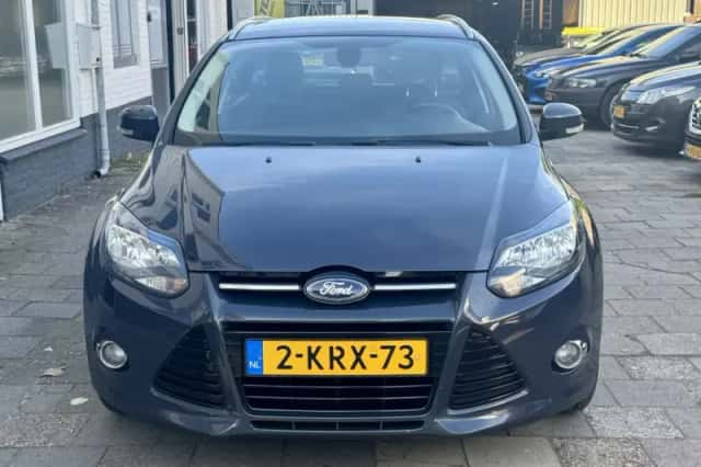 Ford Focus (2013) thumbnail 2