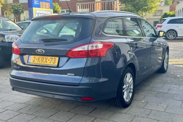 Ford Focus (2013) thumbnail 4