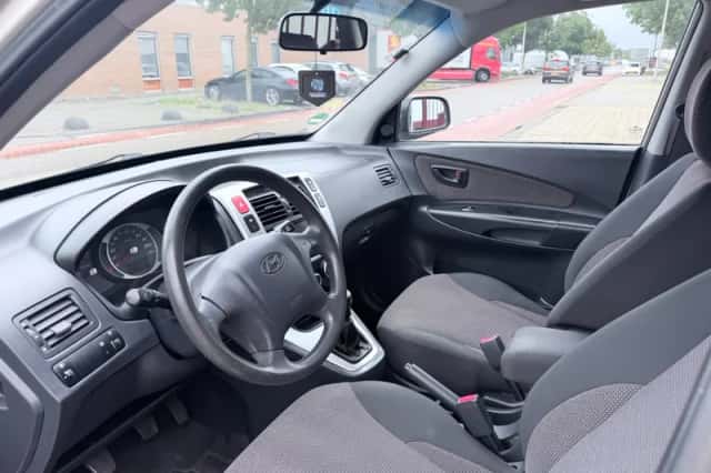 Hyundai Tucson (2009) thumbnail 6