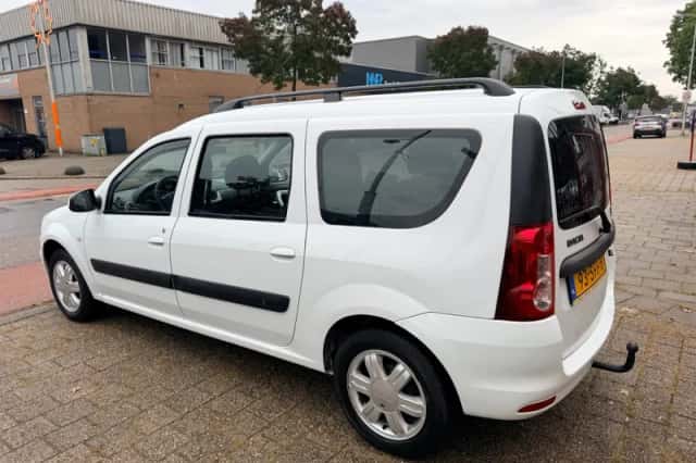 Dacia Logan MCV (2011) thumbnail 3
