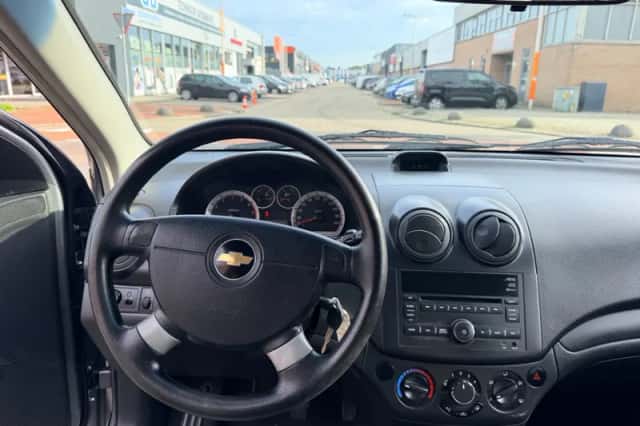 Chevrolet Aveo (2010) thumbnail 2