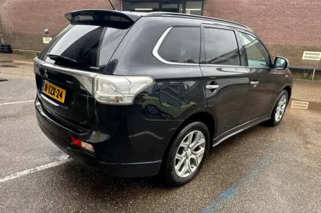 Mitsubishi Outlander (2014) thumbnail 5