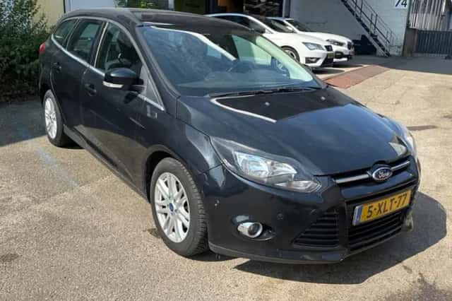 Ford Focus (2014) thumbnail 3
