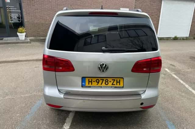 Volkswagen Touran (2011) thumbnail 6