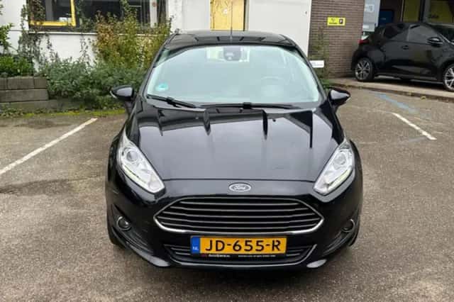 Ford Fiesta (2016) thumbnail 2