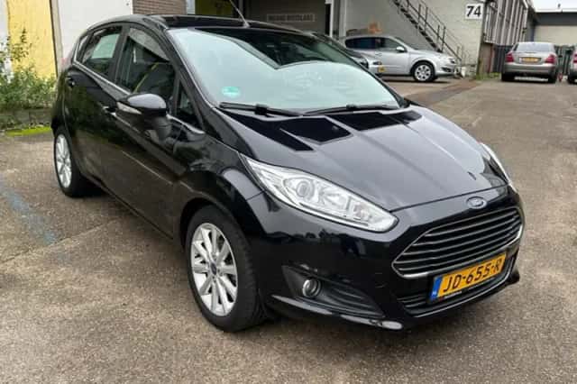Ford Fiesta (2016) thumbnail 3