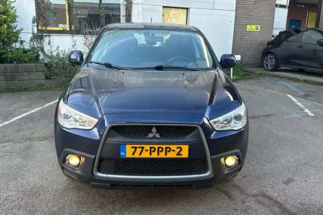 Mitsubishi ASX (2011) thumbnail 2