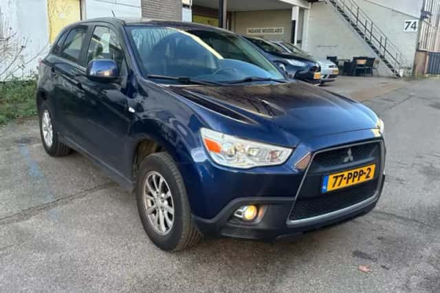 Mitsubishi ASX (2011) thumbnail 3