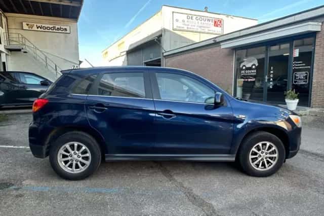 Mitsubishi ASX (2011) thumbnail 4