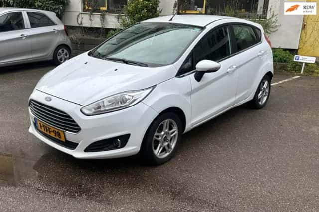 Ford Fiesta (2014) thumbnail 1