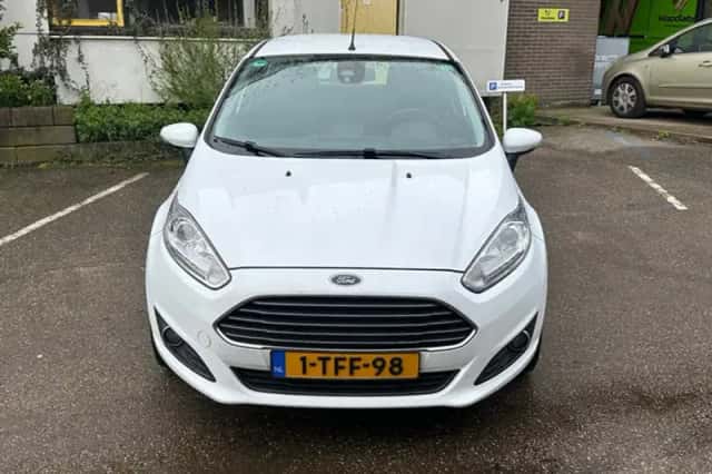 Ford Fiesta (2014) thumbnail 2