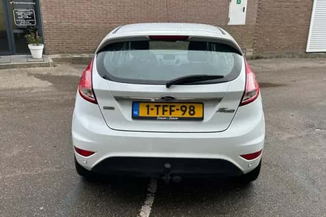 Ford Fiesta (2014) thumbnail 6