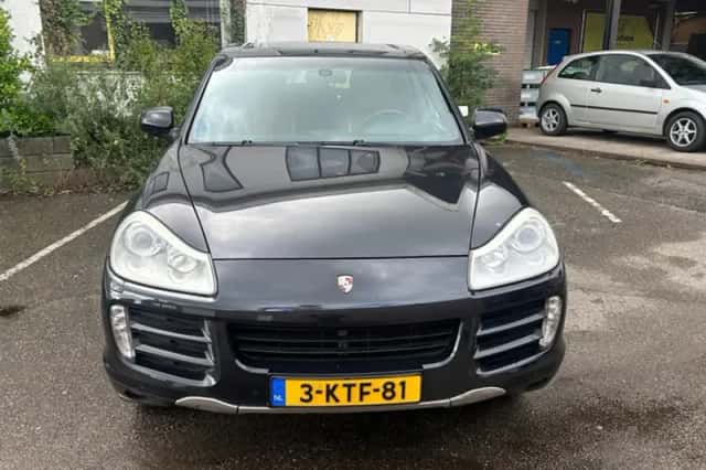 Porsche Cayenne (2009) thumbnail 2