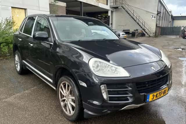 Porsche Cayenne (2009) thumbnail 3
