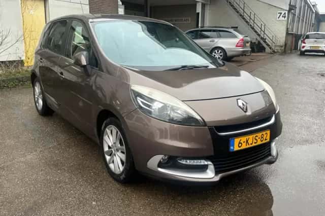 Renault Scénic (2013) thumbnail 3