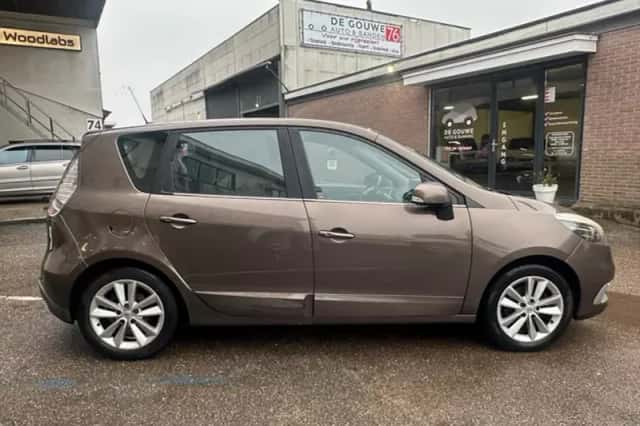Renault Scénic (2013) thumbnail 4