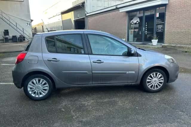 Renault Clio (2013) thumbnail 4