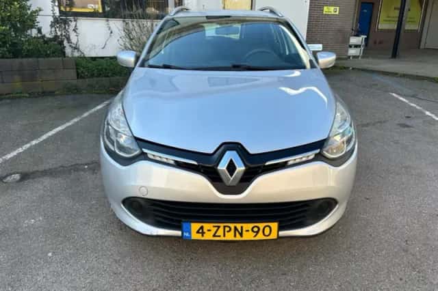 Renault Clio (2015) thumbnail 2
