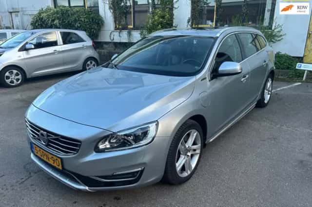 Volvo V60 (2013) thumbnail 1