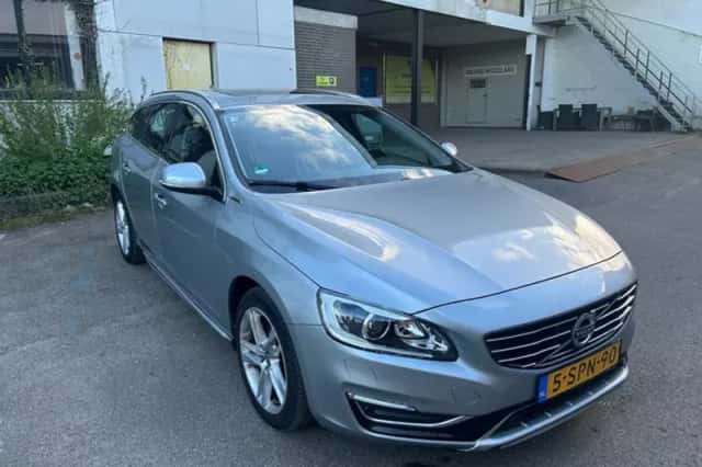 Volvo V60 (2013) thumbnail 3